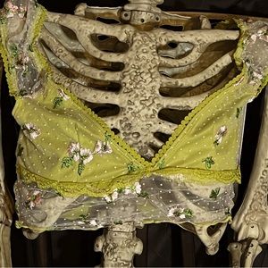 Green flower embroidery crop top